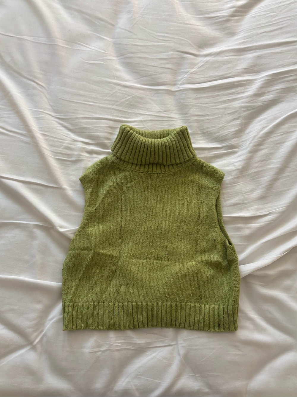 Sleeveless Turtleneck Sweater in Green